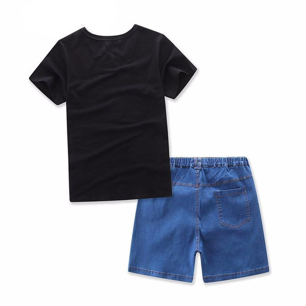 Printed T-Shirt With Blue Short Jeans
