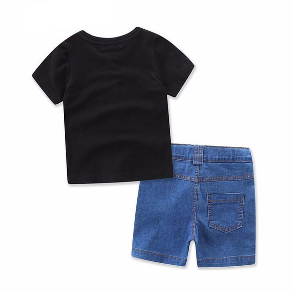 Printed T-Shirt With Blue Short Jeans