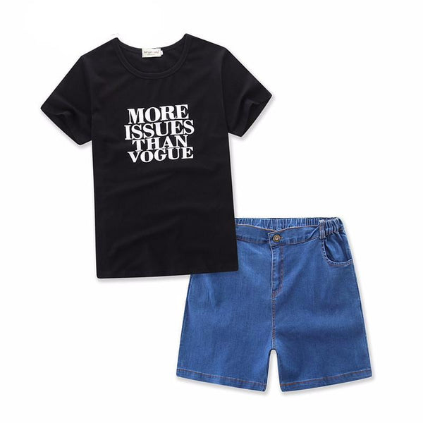 Printed T-Shirt With Blue Short Jeans