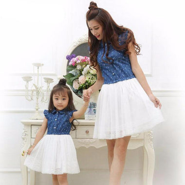 Sweet Sleeveless Shirt With White Skirt Outfits
